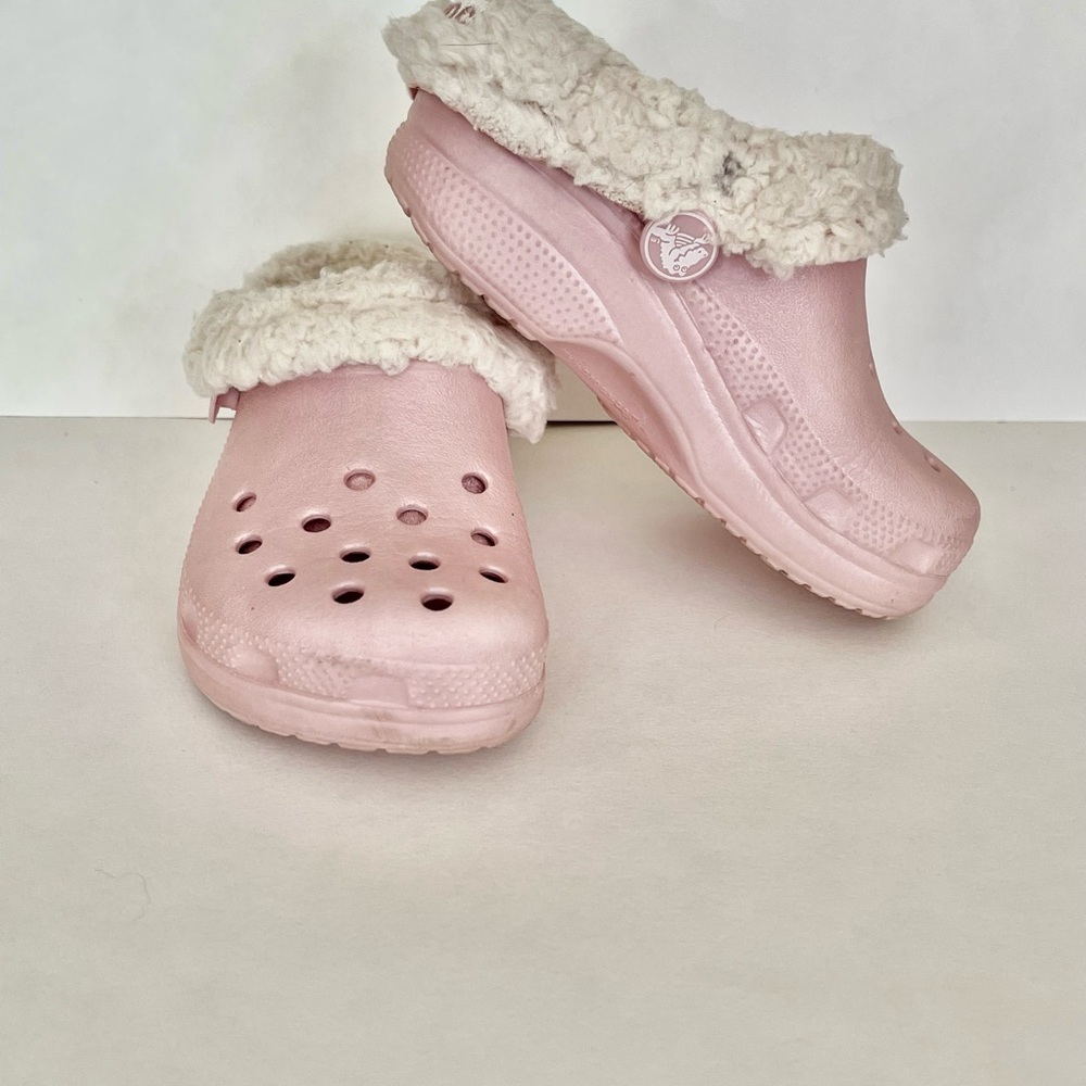 CROCS Soft Pink Fleece-Lined Clogs